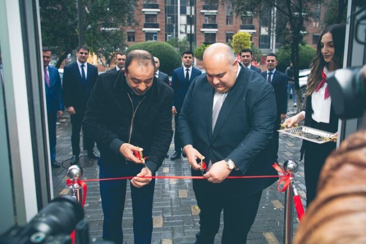 Bank şəhid əməkdaşının adını daşıyan filialını açdı